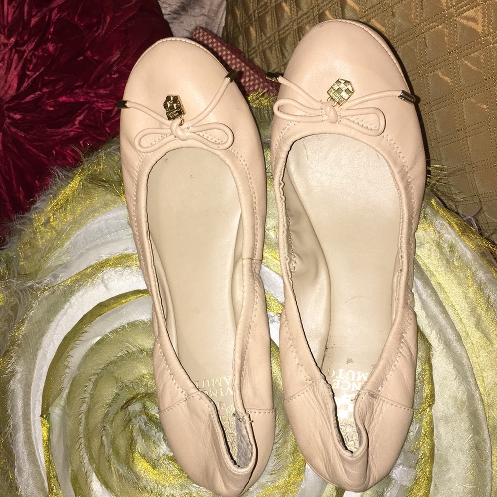 Vince Camuto nude flats size 8